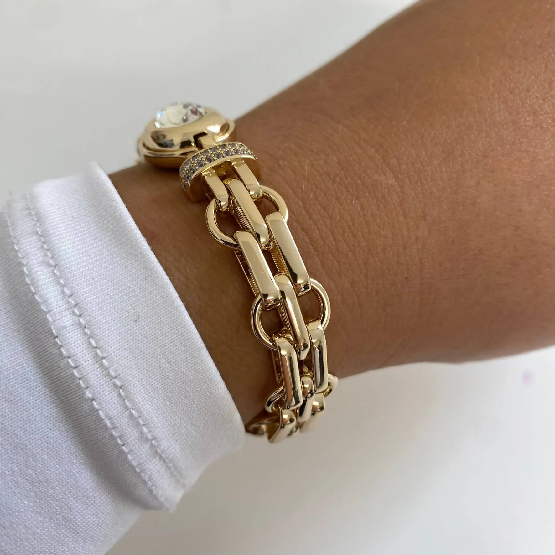 Absolute Gold Oval Pendant Bracelet - Image 3