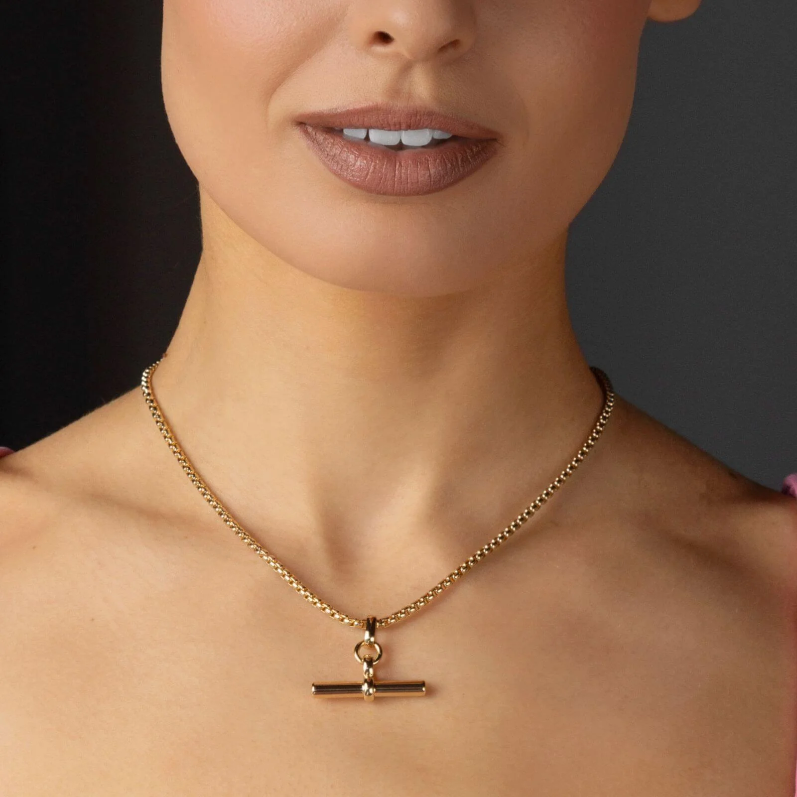 Absolute Gold Round Link TBar Necklace - Image 2