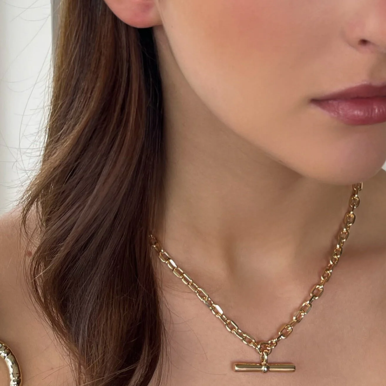 Absolute Gold TBar Oval Link Necklace - Image 2