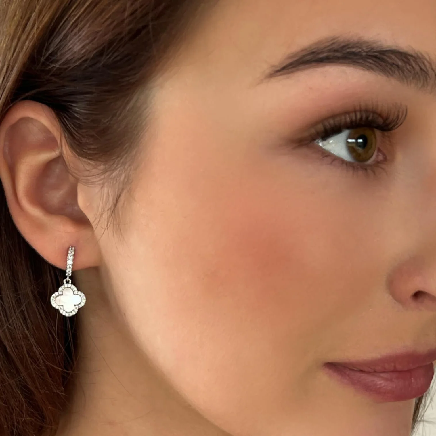 Absolute Silver Clover Hoop Earrings - Mother Of Pearl - Image 2