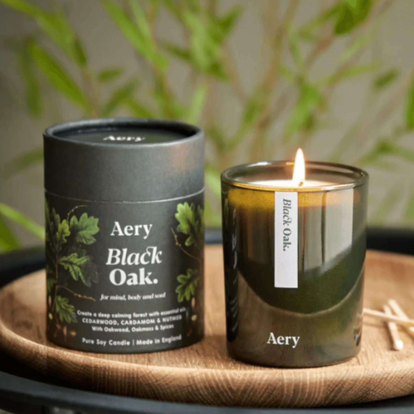 Aery Black Oak Scented Candle - Cedarwood Cardamom and Nutmeg - Image 2