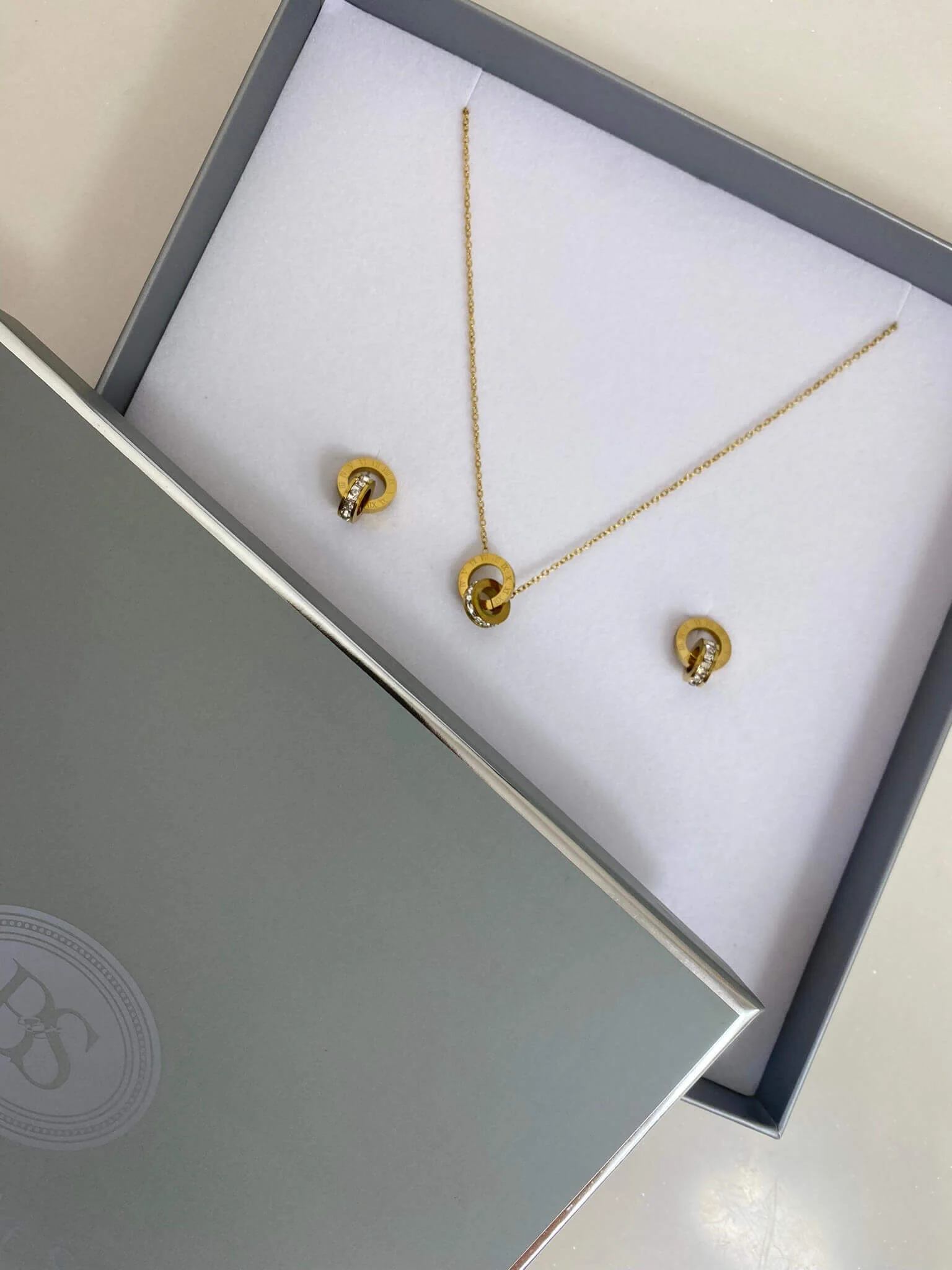 BeJeweled At Soul Gold Entwined Circles Earrings & Necklace Set - Image 2