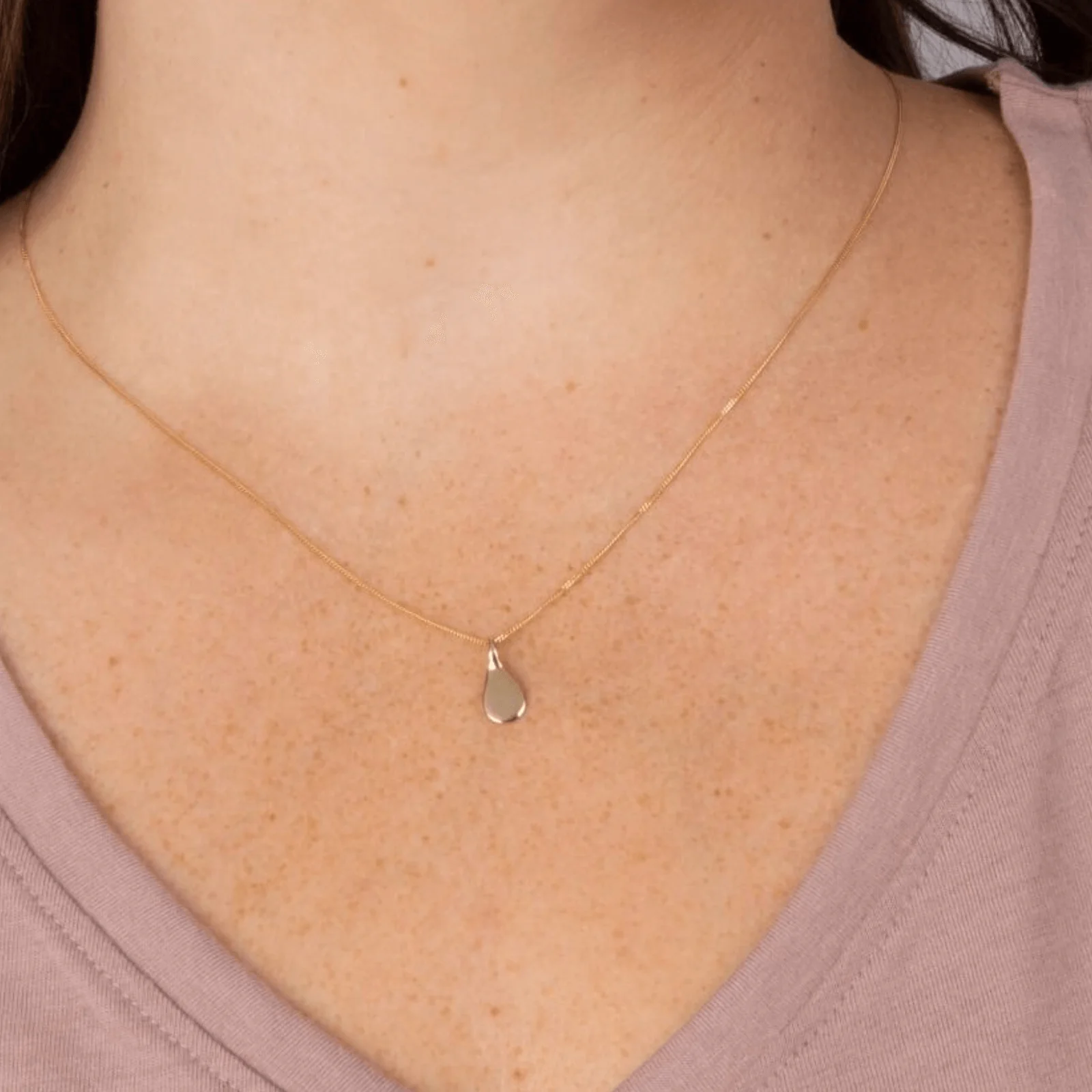 BeJeweled Bespoke Gold Droplet Pendant - Image 2