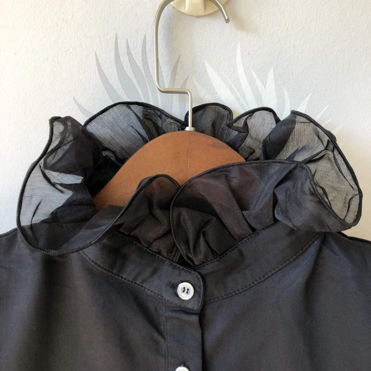 Black Ruffle Collar - Image 3