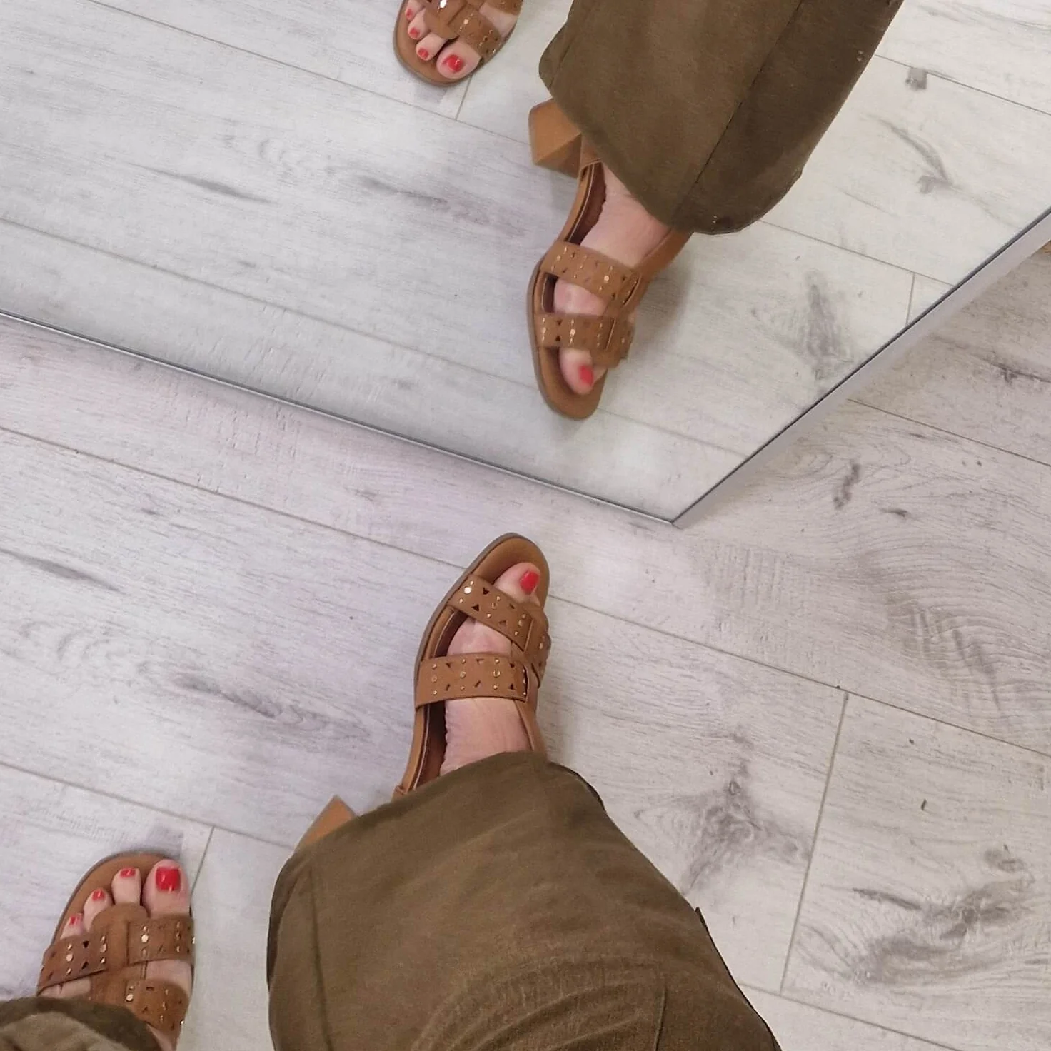 Carmela Tan Leather Block Heel Sandals - Image 5