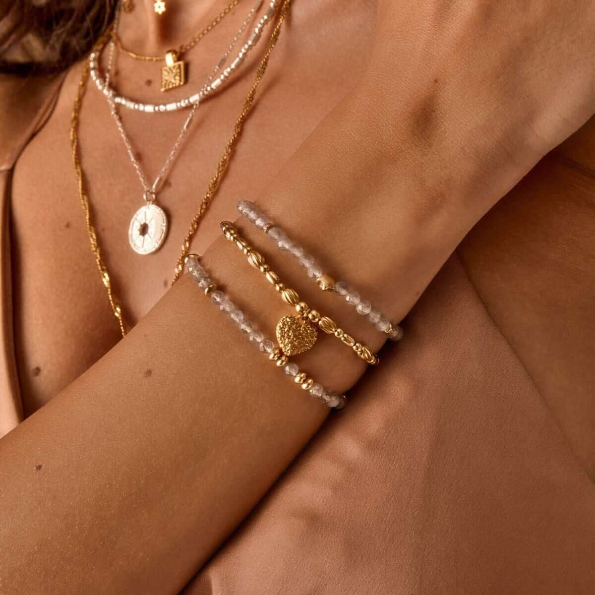 ChloBo Shining Heart Bracelet - Gold - Image 2