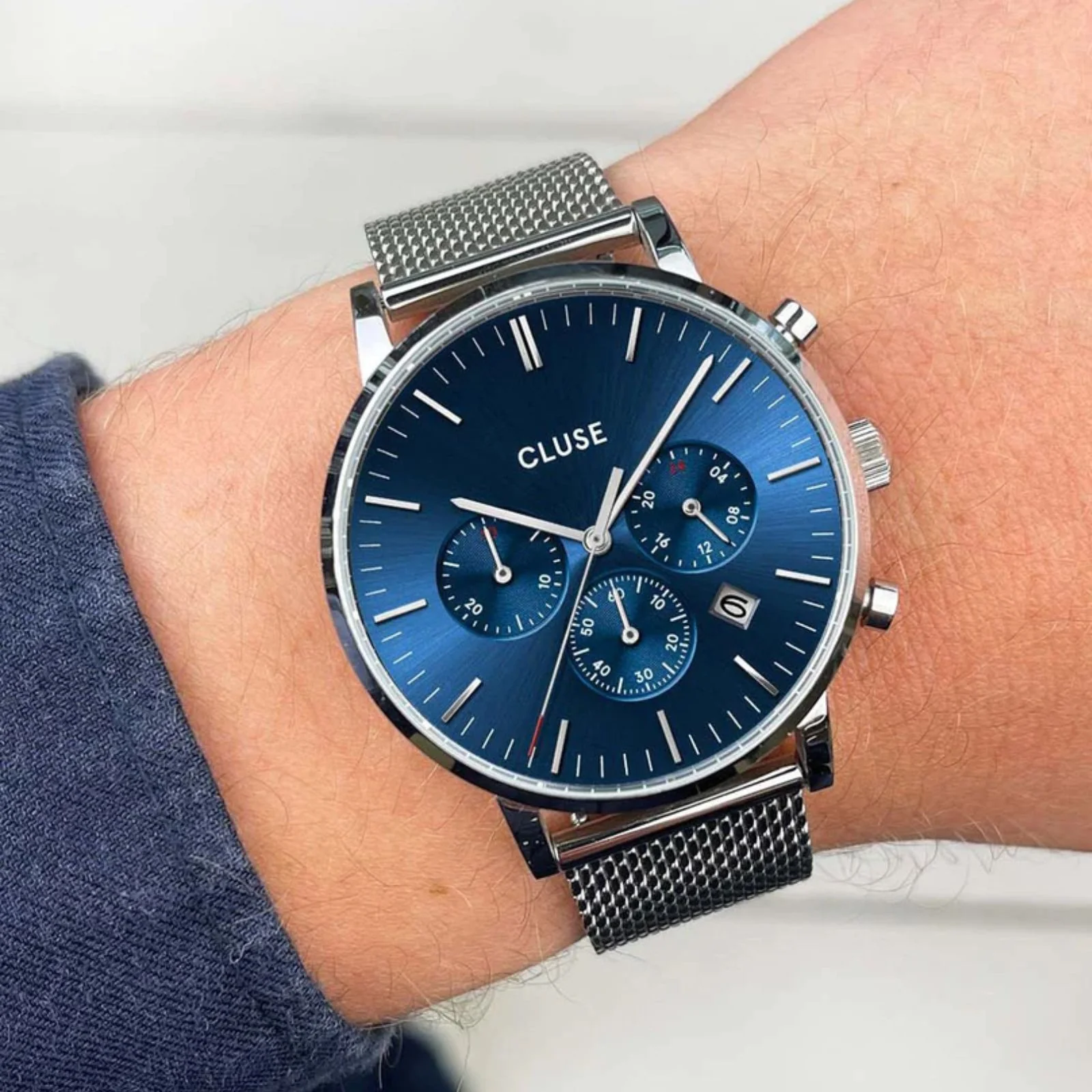 Cluse Aravis Chrono Silver Mesh Watch - Dark Blue - Image 3