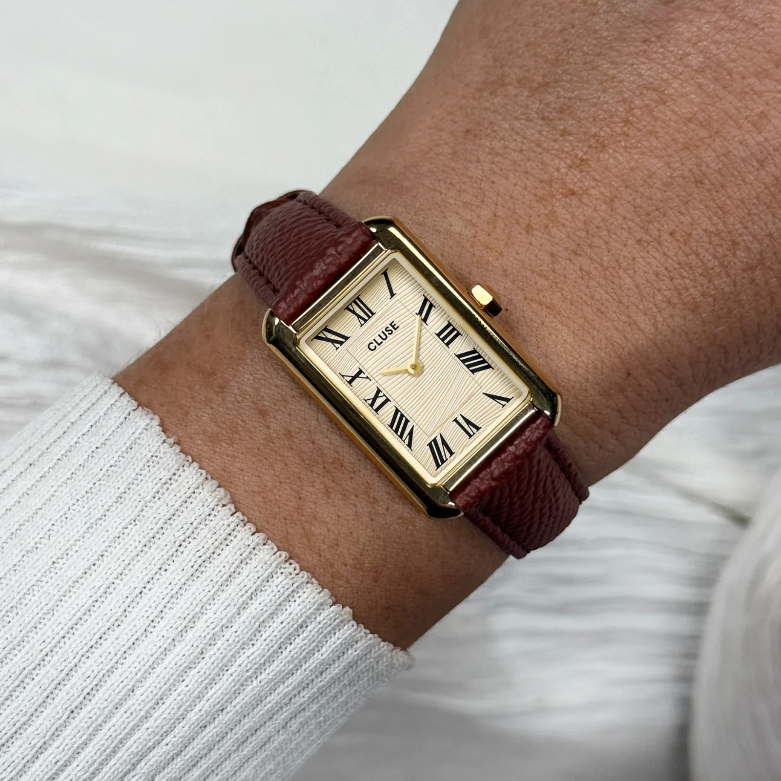 Cluse Belisenna Gold Watch - Nutshell Leather - Image 4