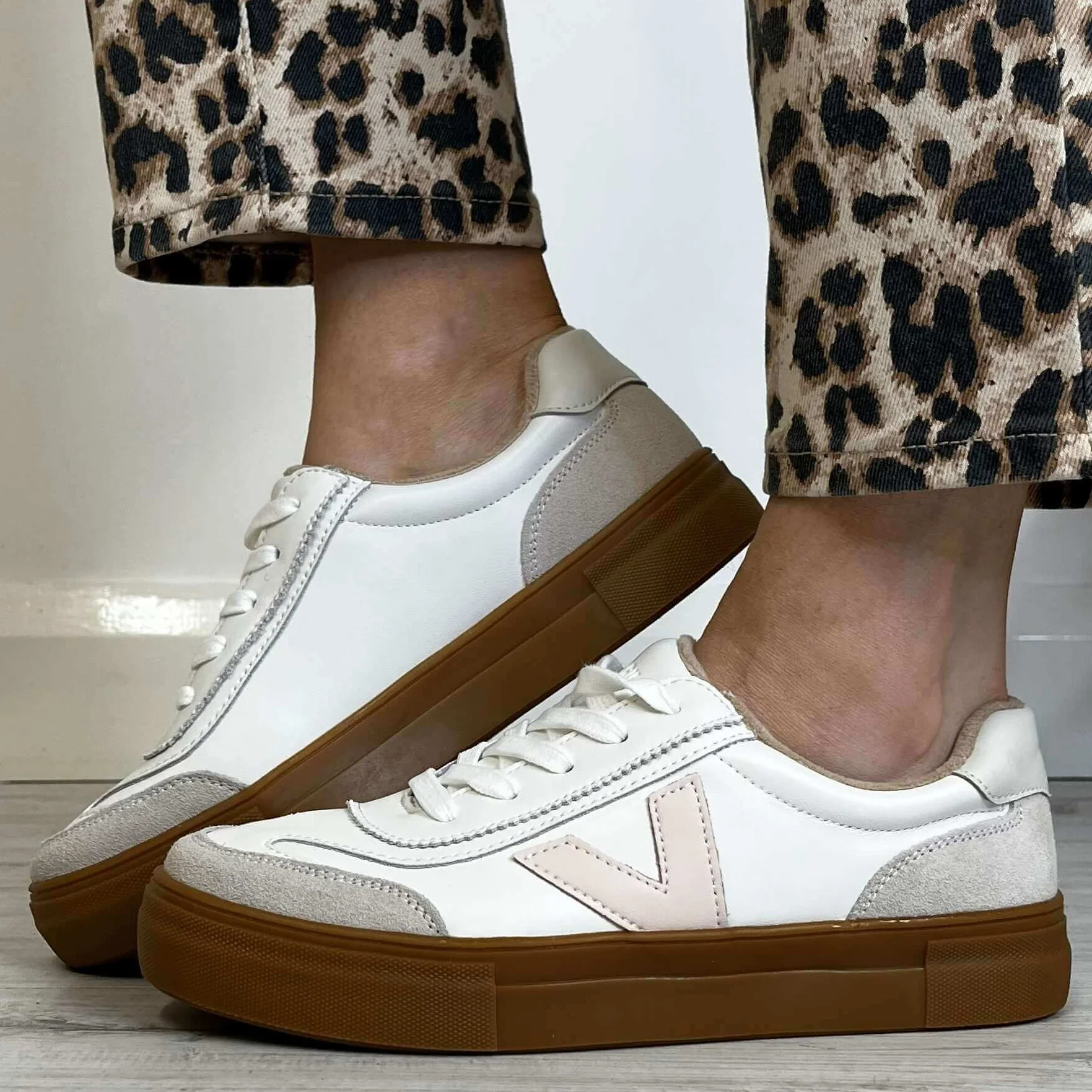 Drilleys Eighty Elevated Sole Sneakers - White Pink - Image 3