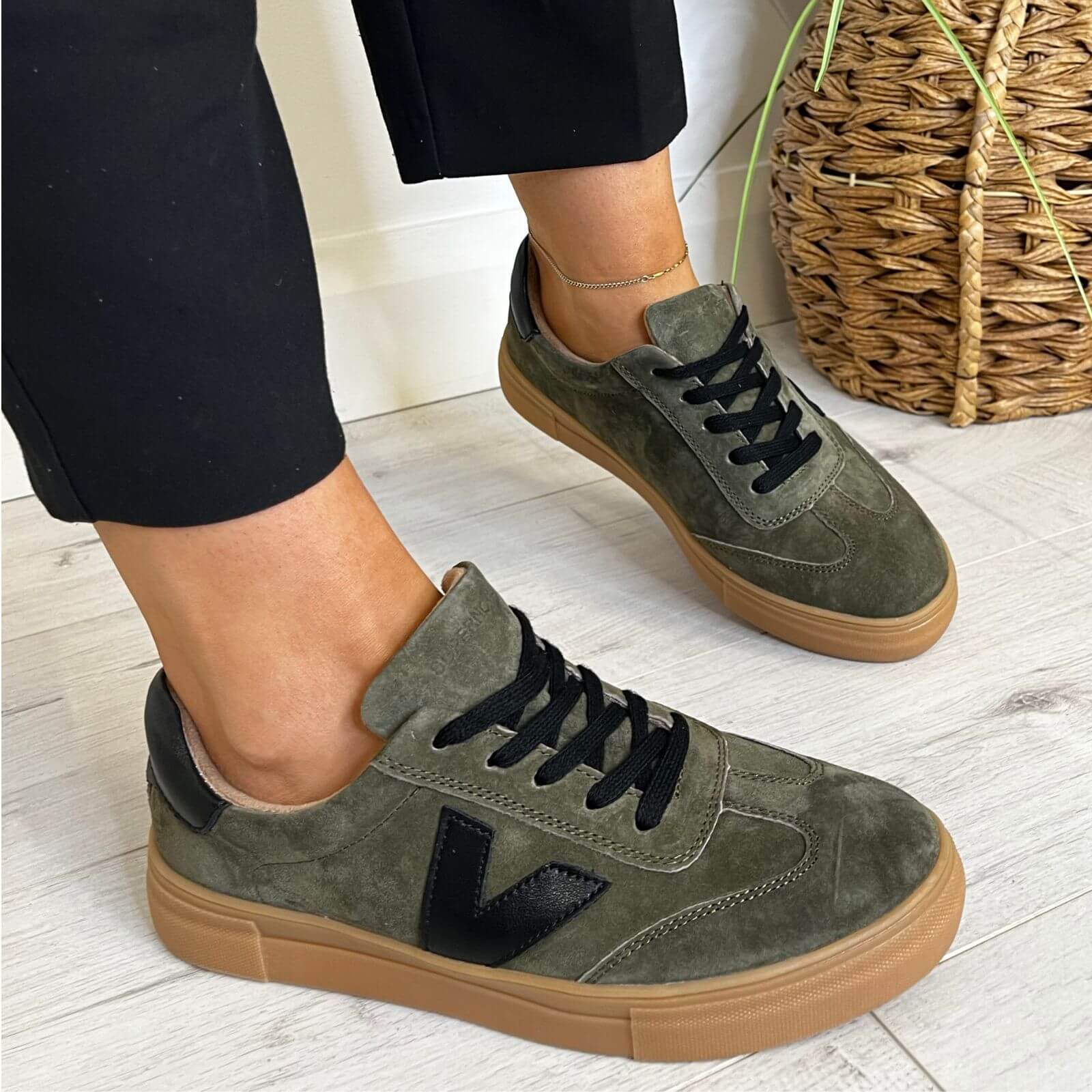 Drilleys Ninety Elevated Gum Sole Sneakers - Green - Image 2