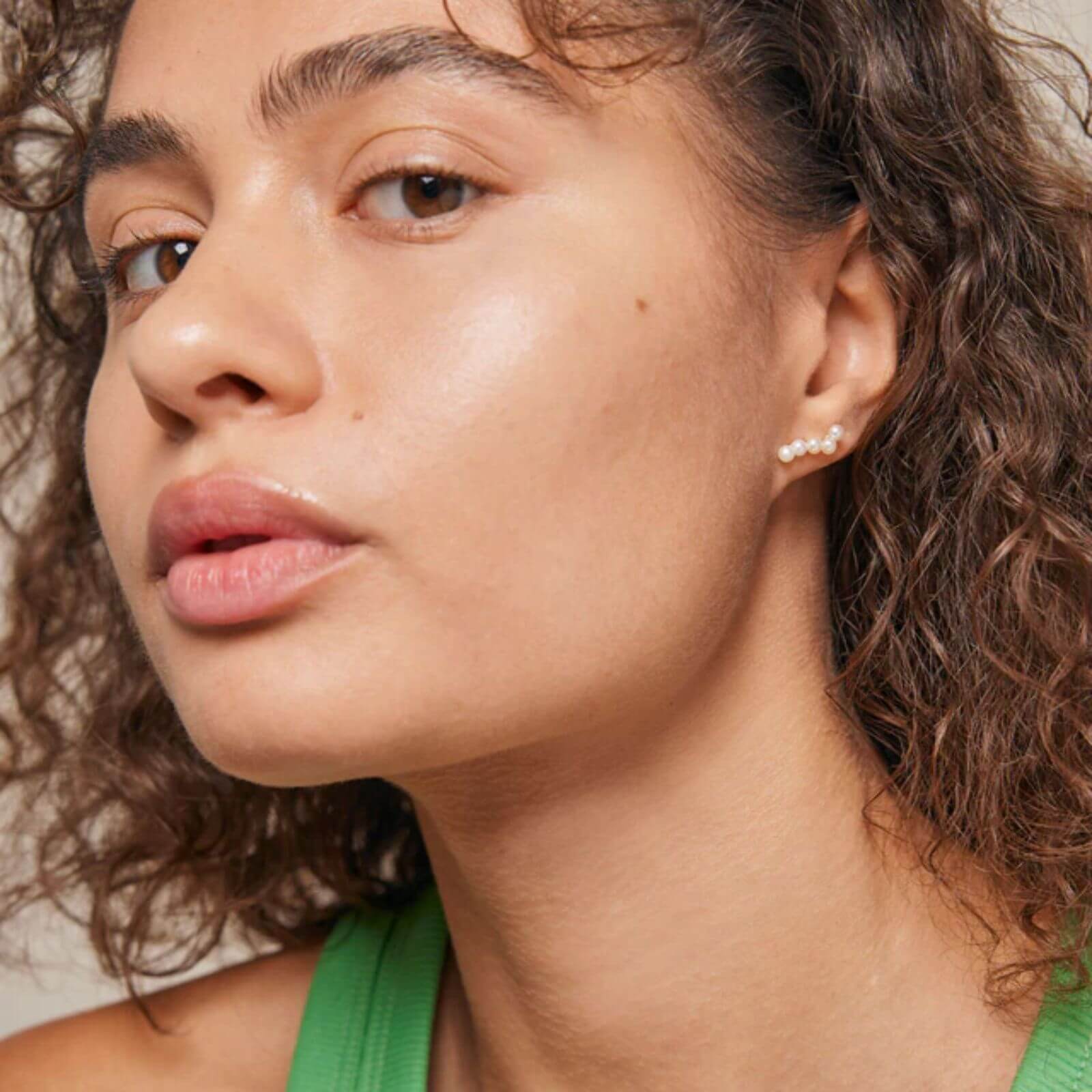 ENAMEL Copenhagen Gold Evie Pearl Stud Earrings - Image 2