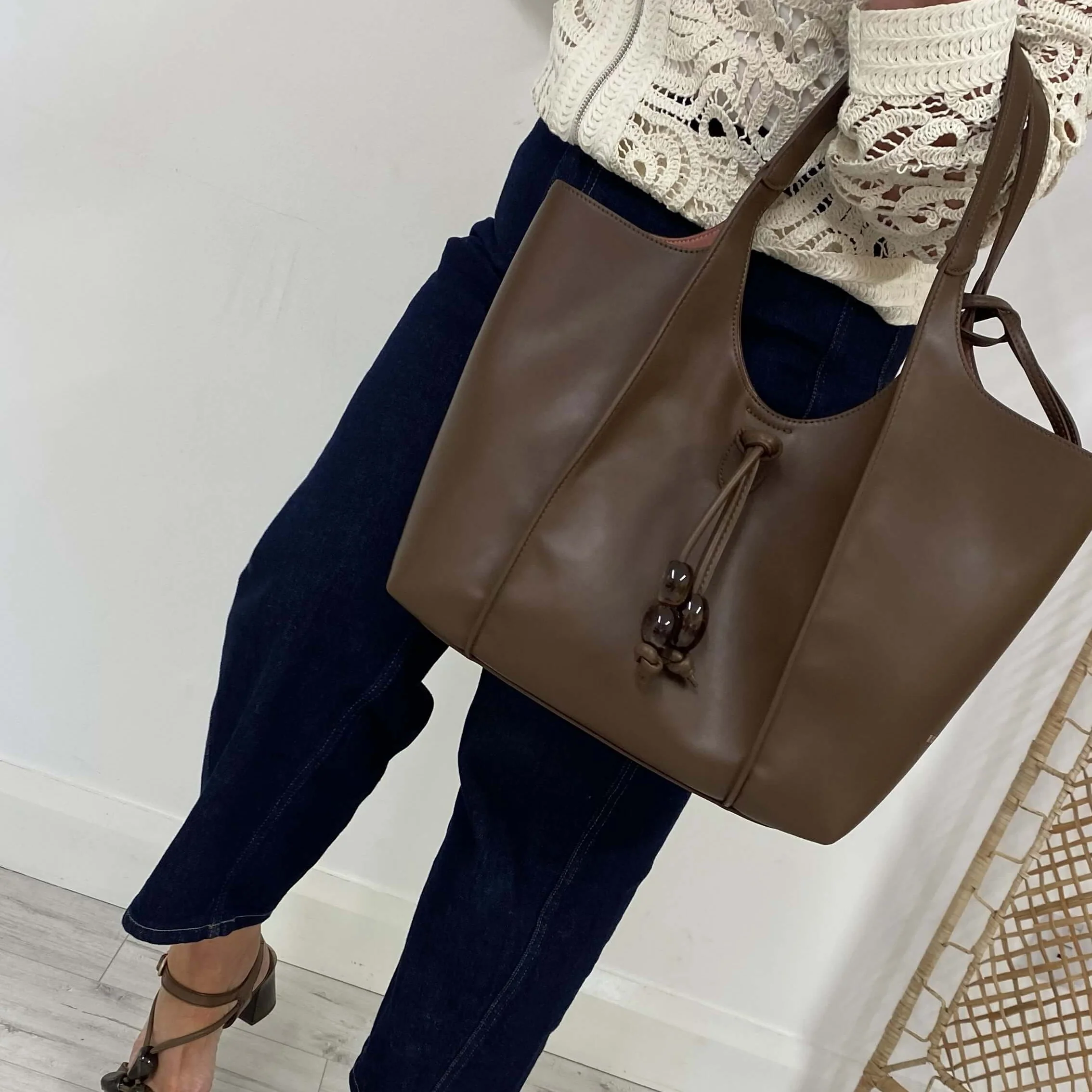 Hispanitas Large Brown Shoulder Bag - Image 5