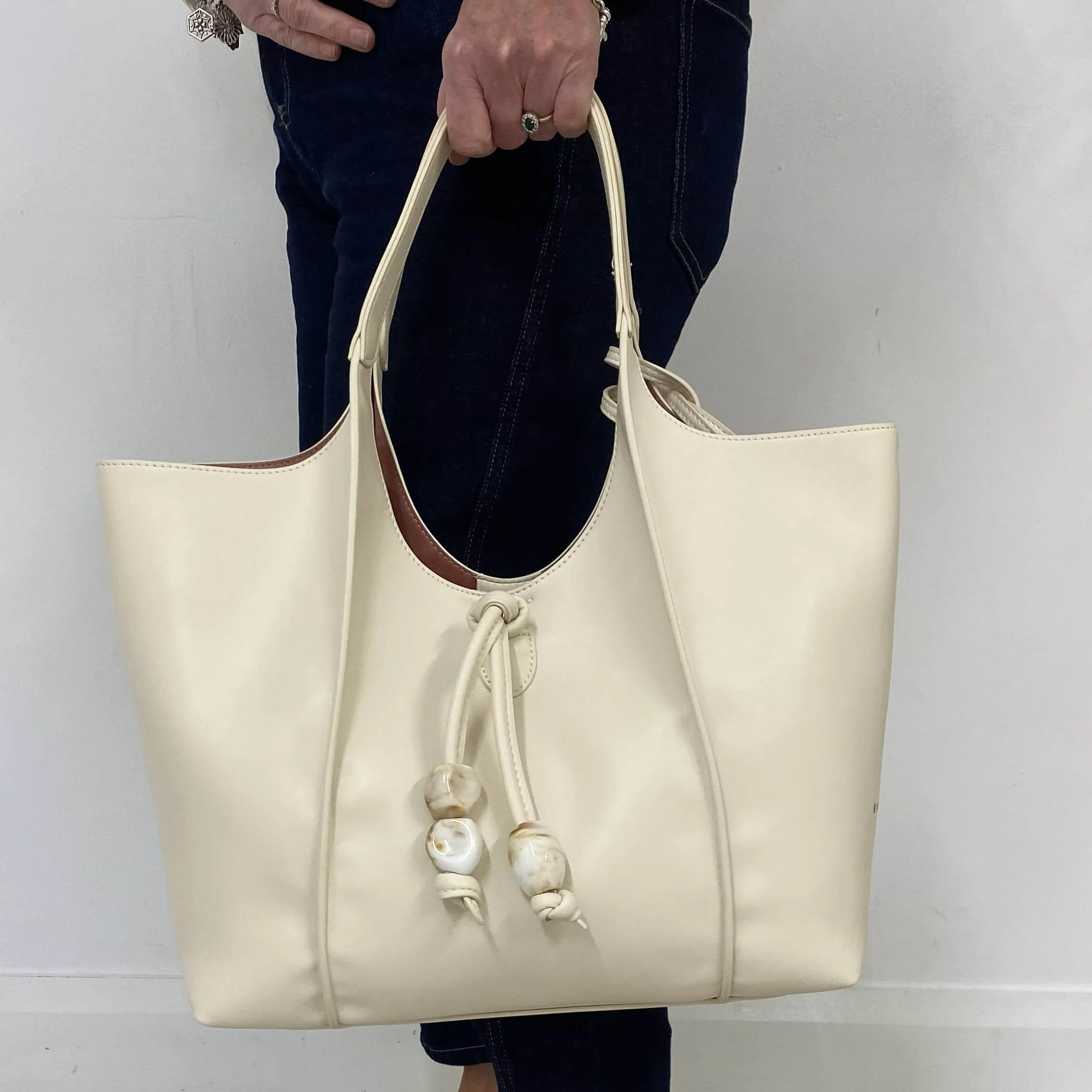 Hispanitas Large Cream Shoulder Bag - Image 2