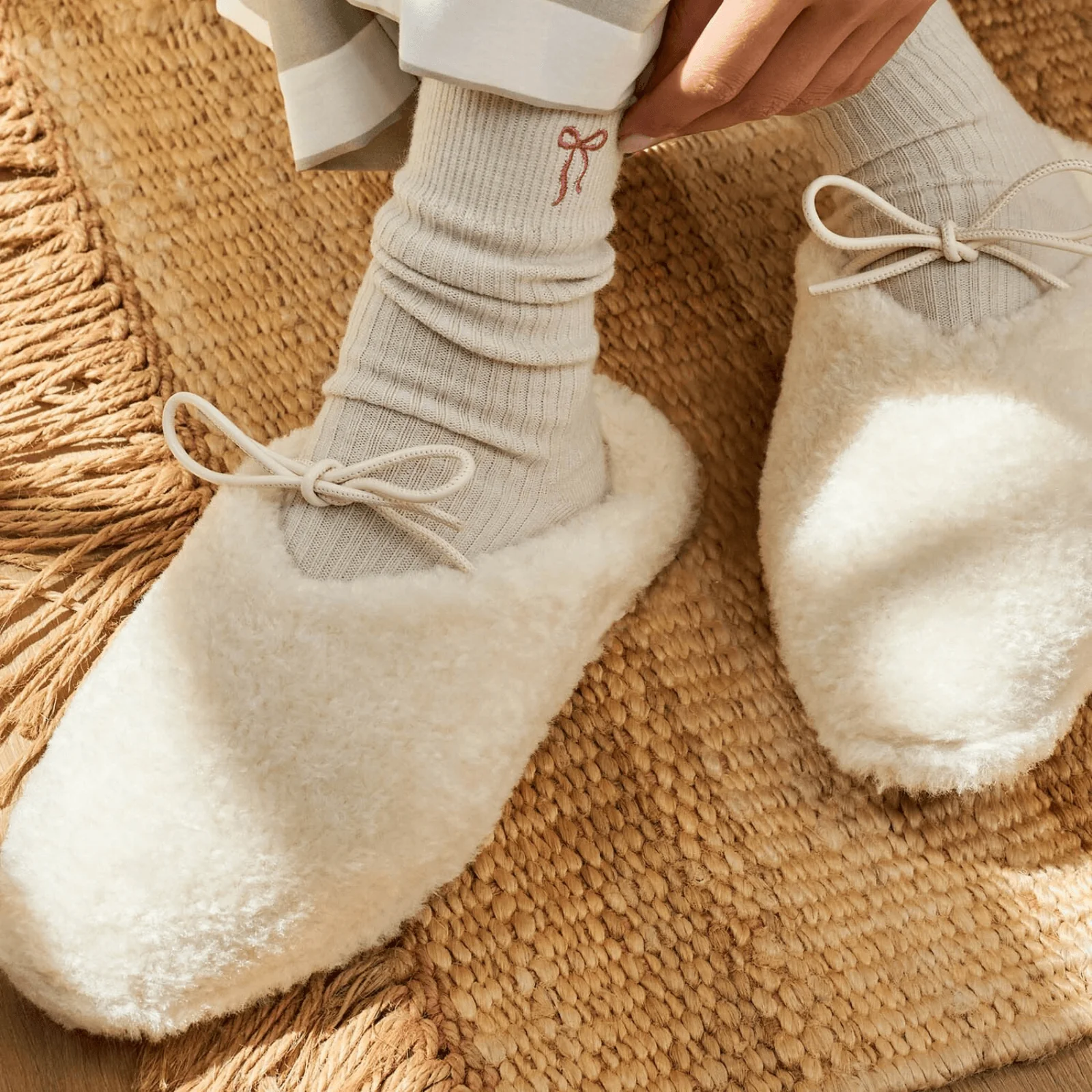 Katie Loxton Cream Borg Bedroom Slippers - Image 2