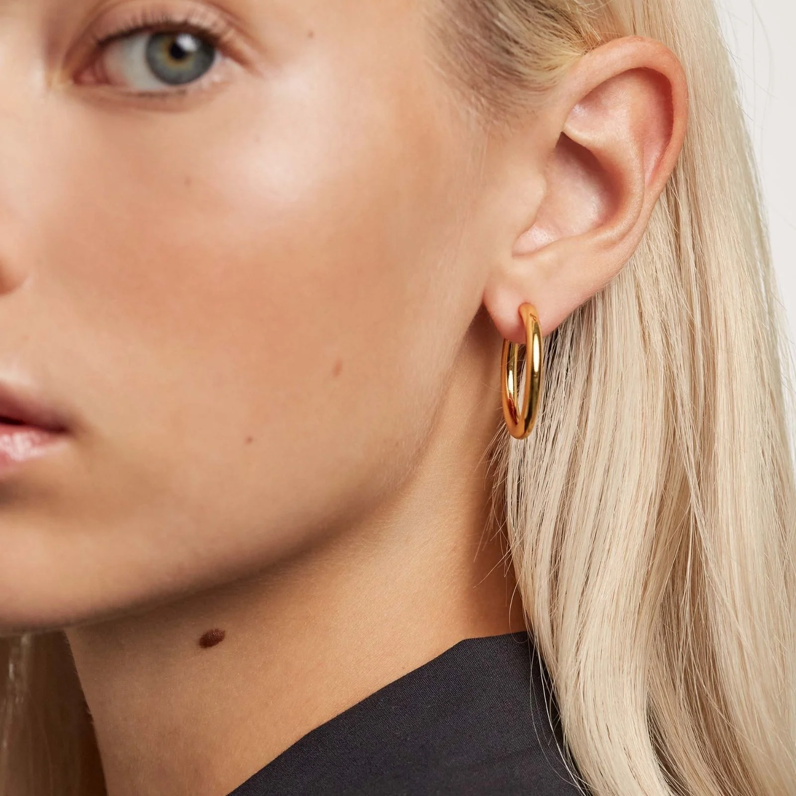 PDPAOLA Gold Cloud Hoop Earrings - Large - Image 2