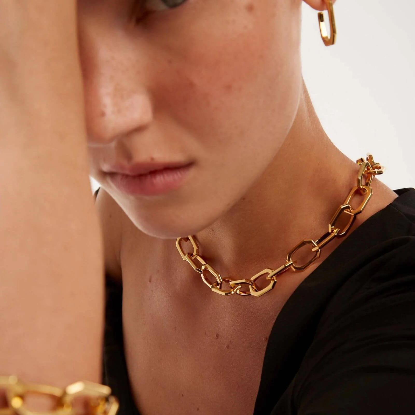 PDPAOLA Gold Signature Link Necklace - Image 2