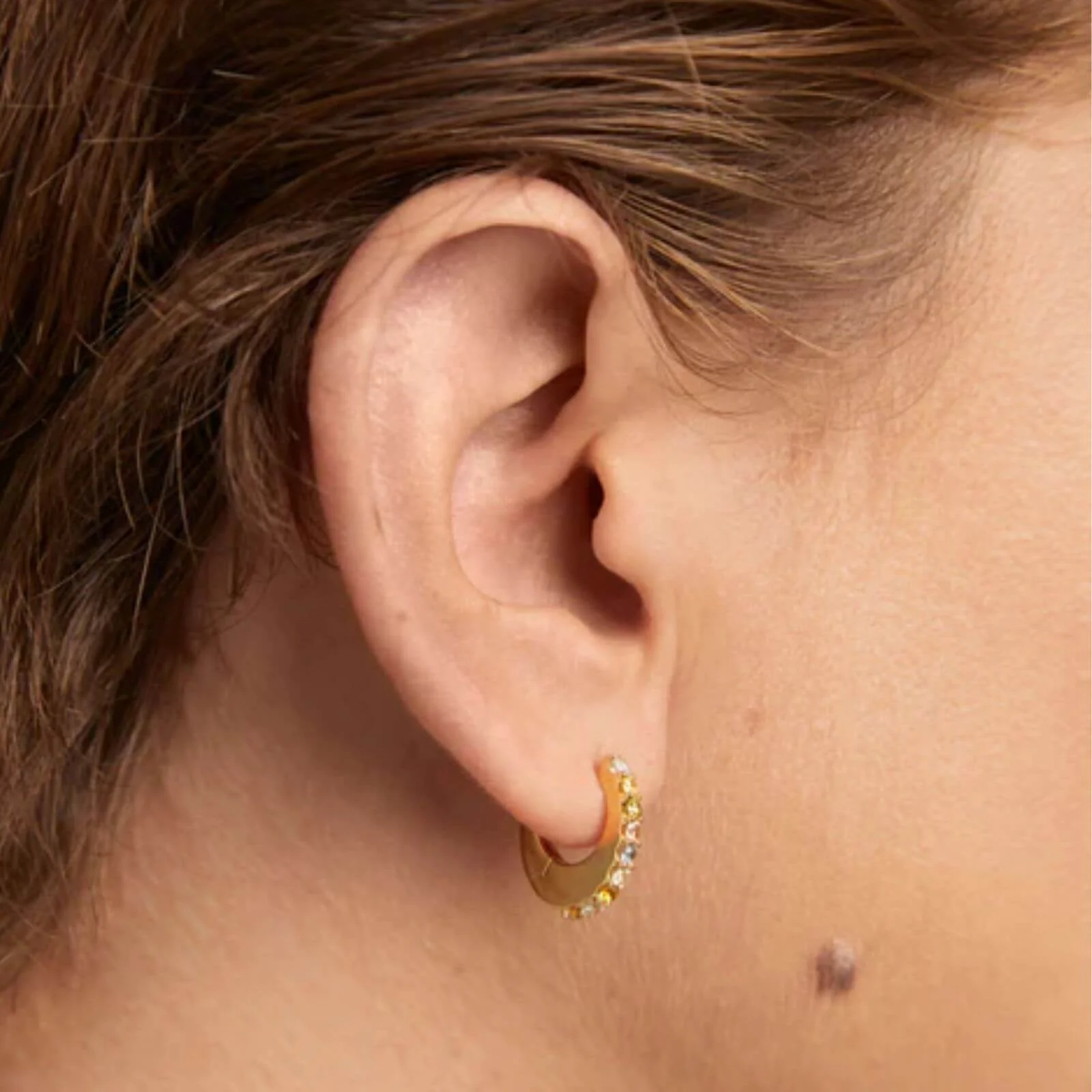 PDPAOLA Gold Vivi Hoop Earrings - Image 2