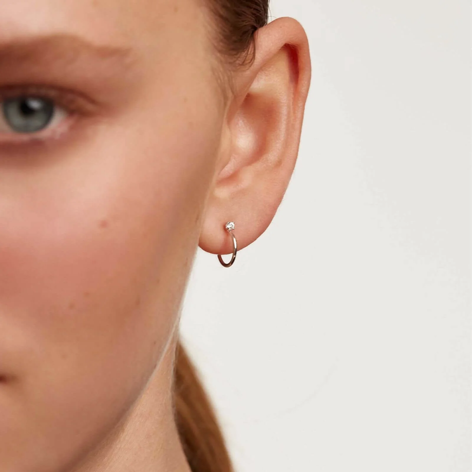 PDPAOLA Kita Silver Small Hoop Earrings - Image 2