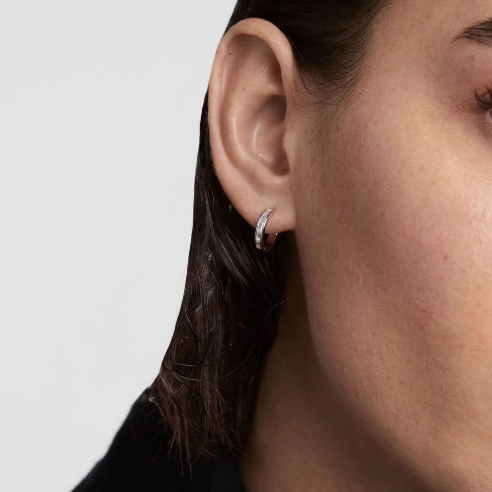 PDPAOLA Viena Silver Hoop Earrings - Image 2