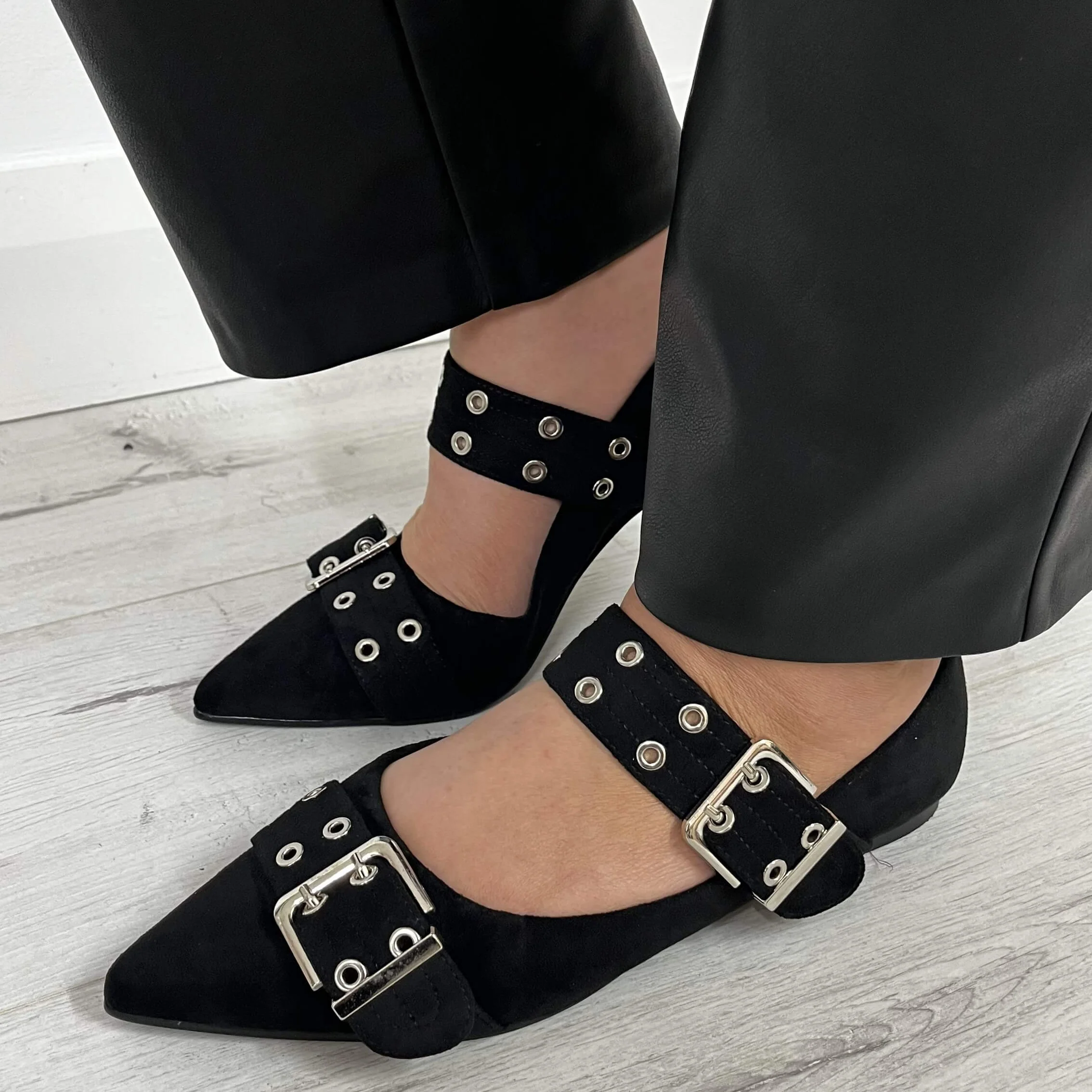 Refresh Black Pointed Toe Pumps - Image 6