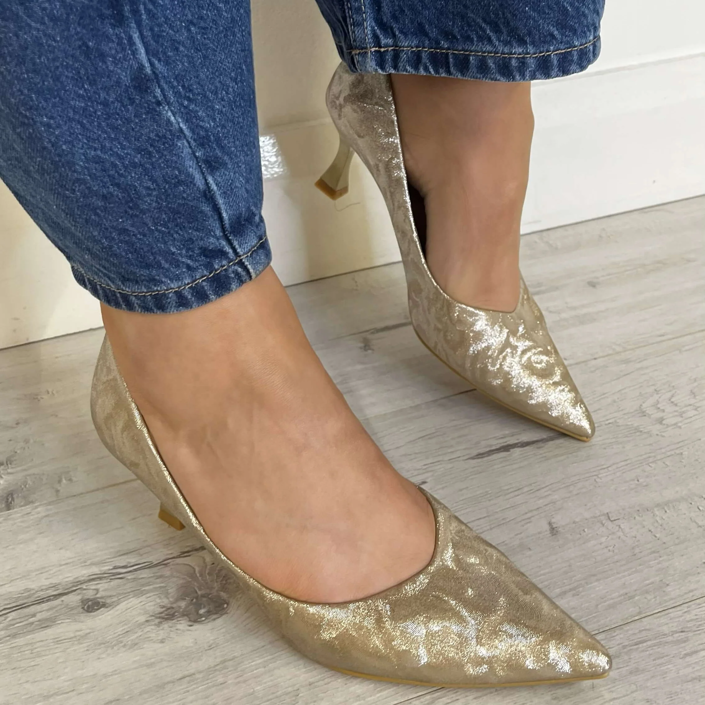 Sorento Gold Shimmer Court Shoes - Image 4