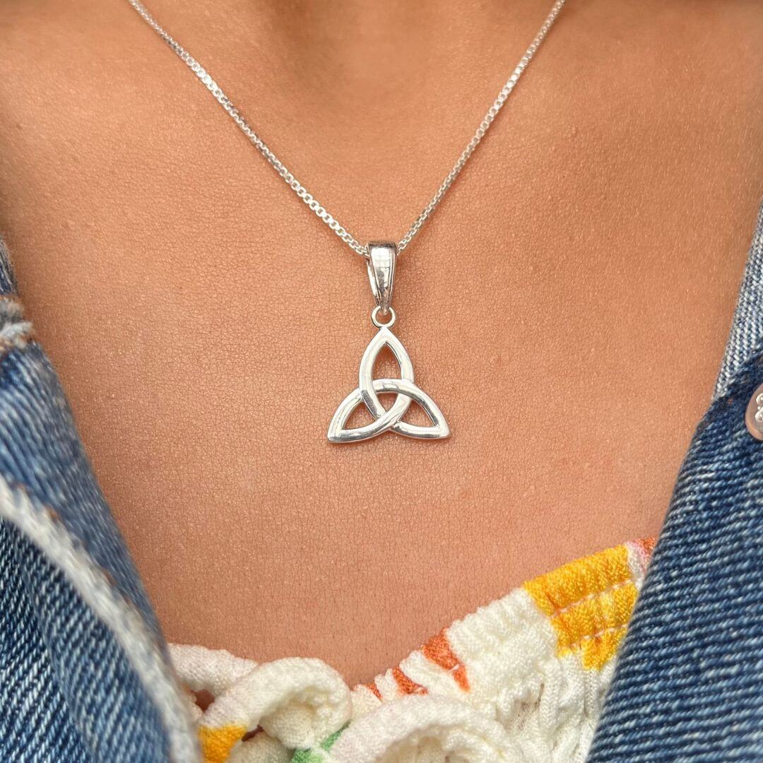 Sterling Silver Simple Celtic Pendant & Chain Necklace Set