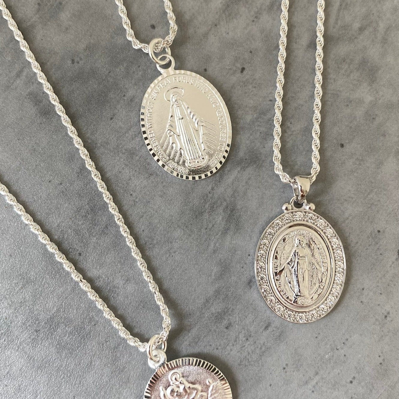 Sterling Silver Simple Miraculous Medal & Twist Rope Chain Necklace - Image 4
