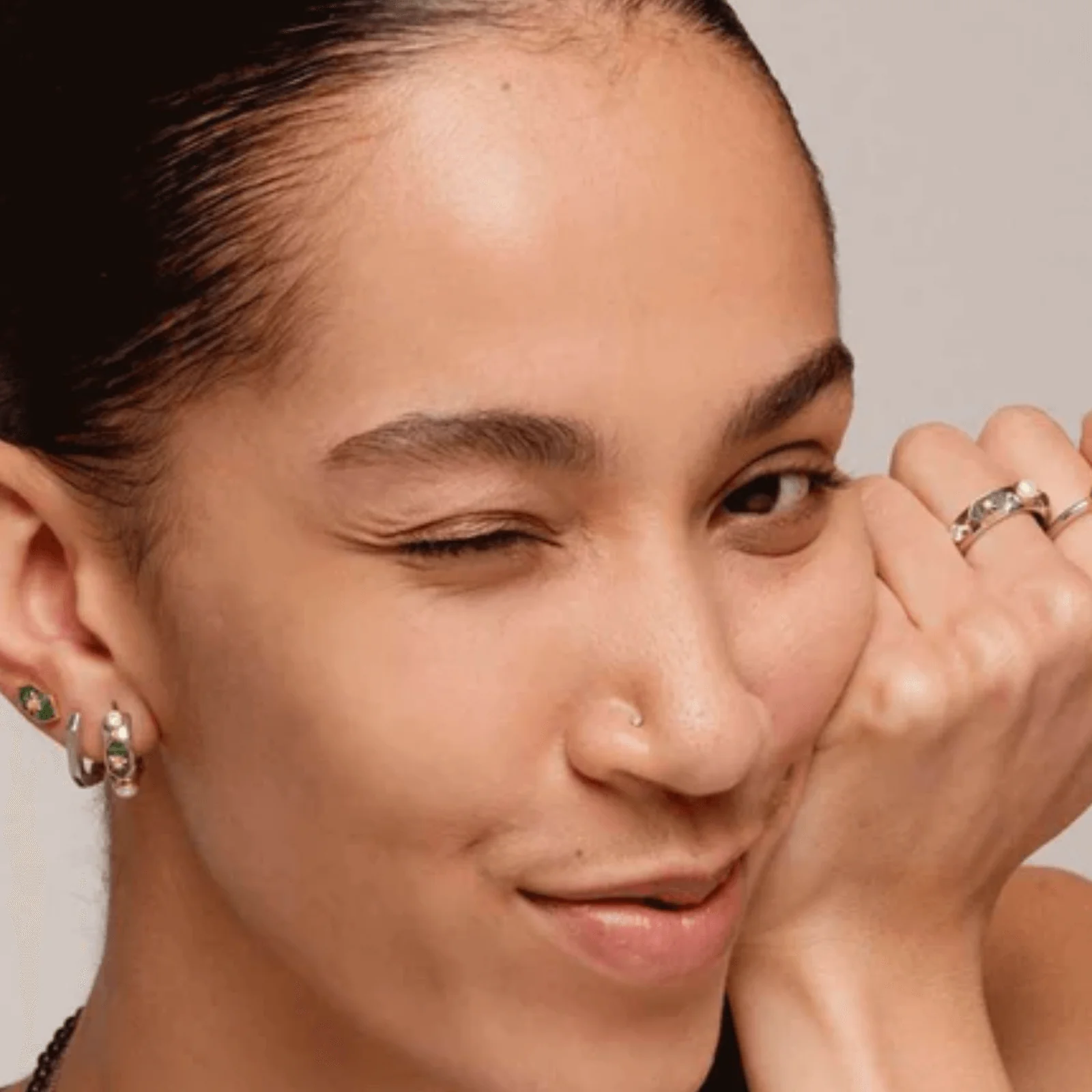 Ti Sento Two Tone Emerald & Pearl Small Hoop Earrings - Image 3