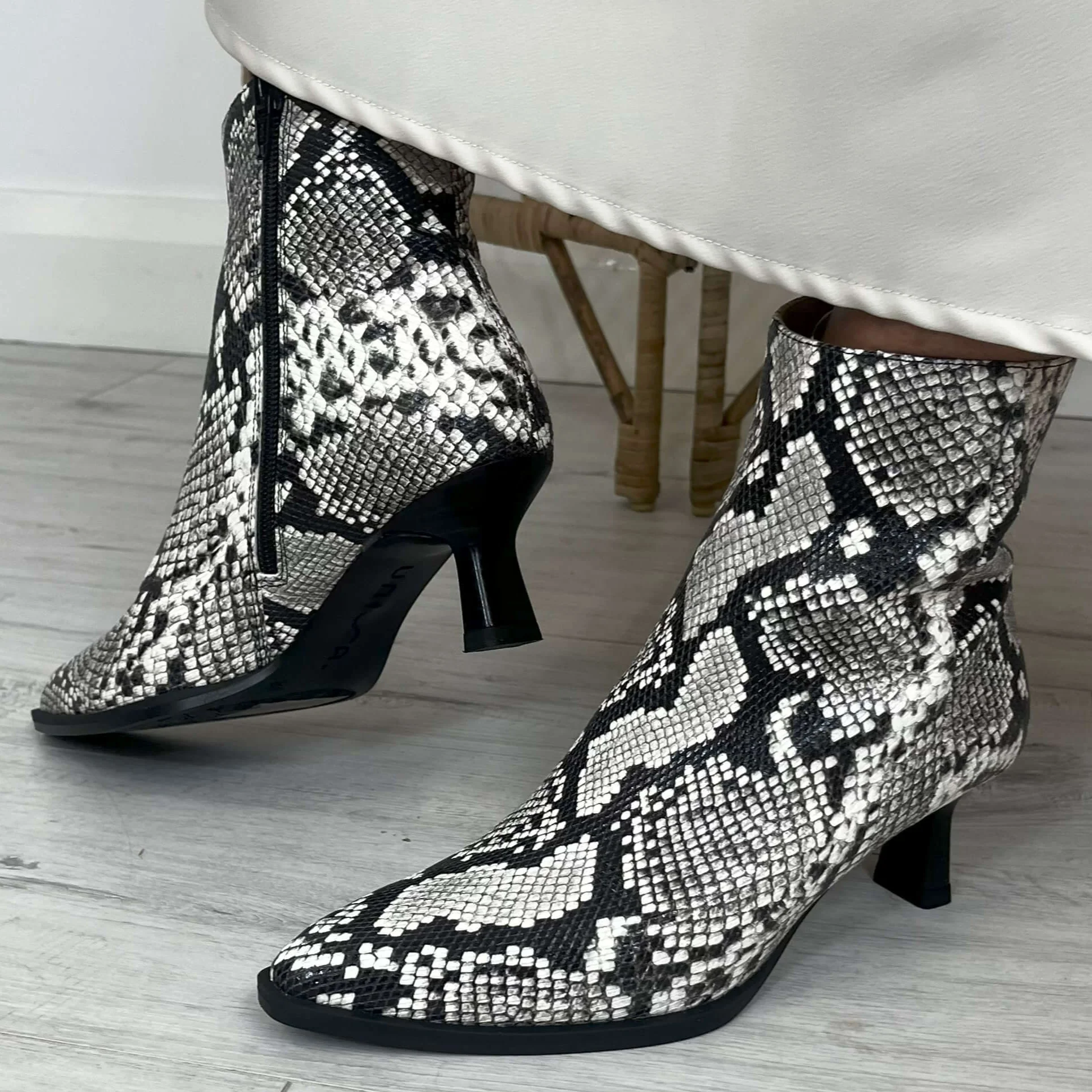 Unisa Lomas Monochrome Python Pattern Leather Small Heel Boots - Image 4