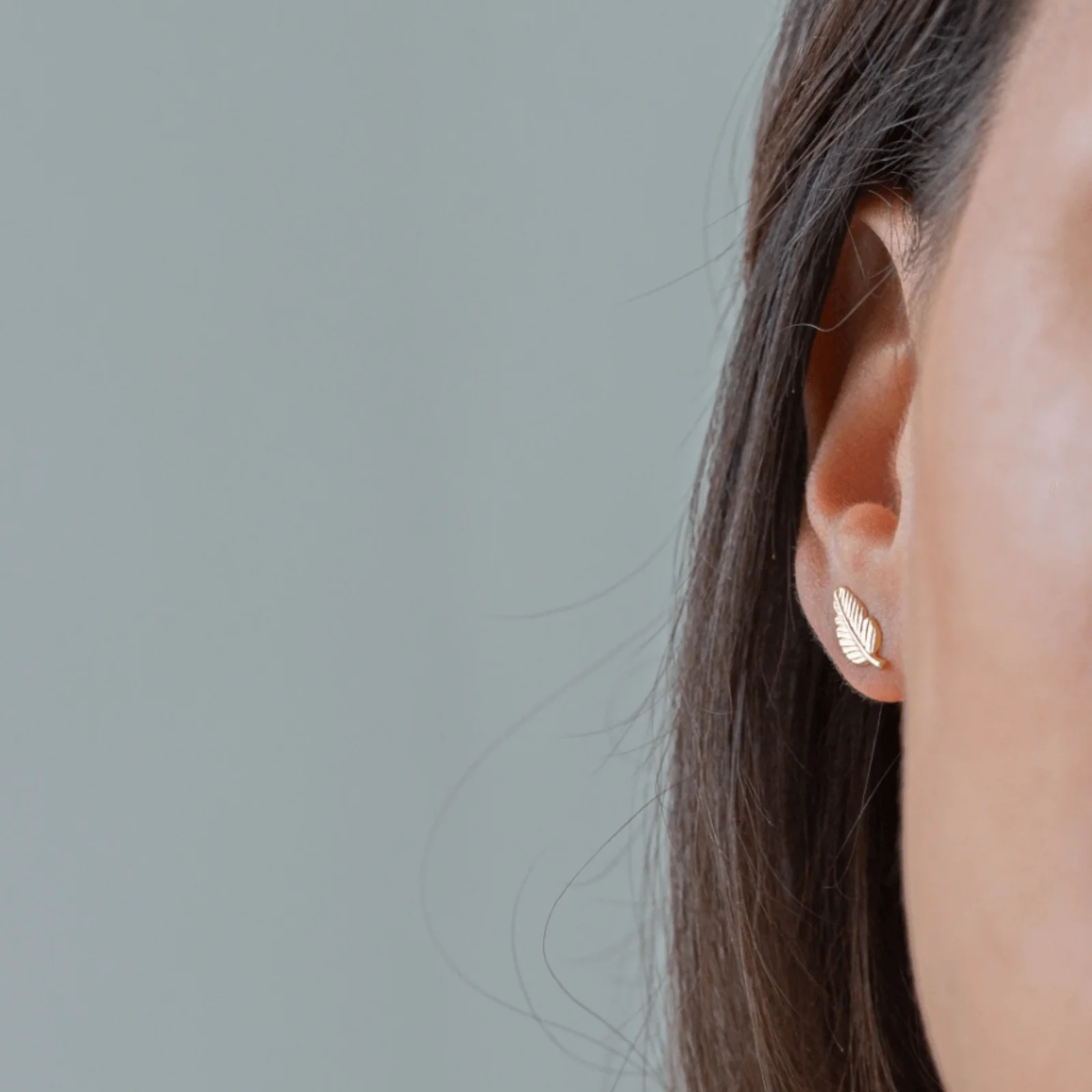 Vurchoo Africa Feather Gold Stud Earrings - Image 3