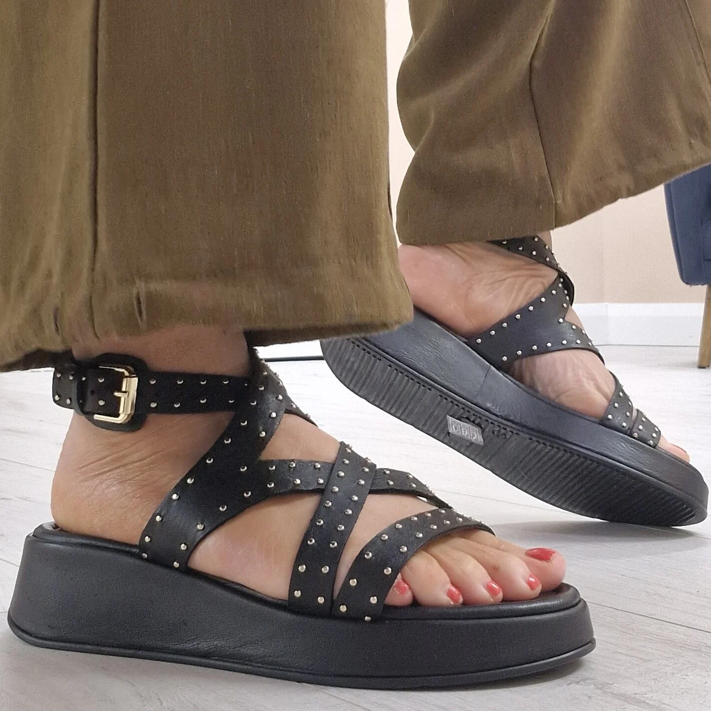 Wonders Black Leather Studded Multi Strap Sandals - Image 5