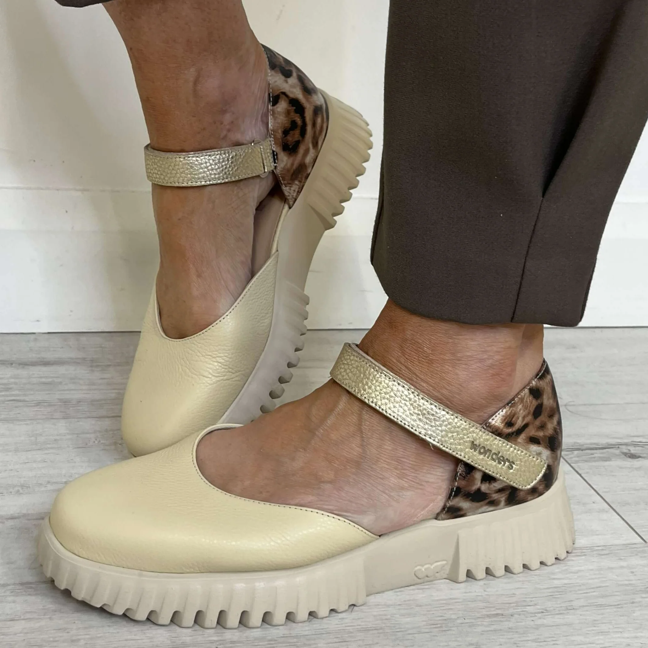 Wonders Butter Milk Leather Ankle Strap Shoes - Image 5