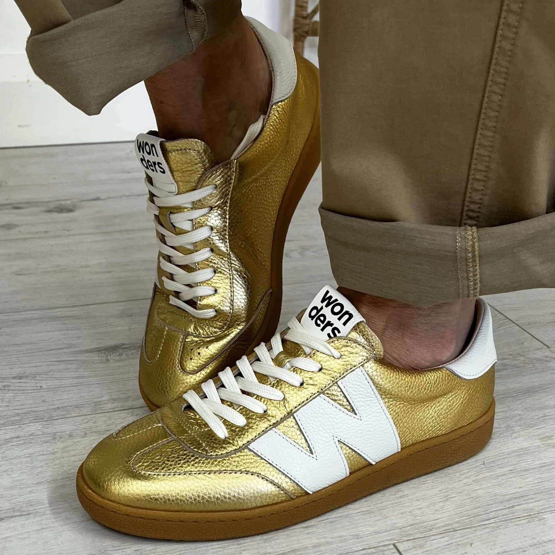 Wonders Gold Leather Slim Line Sneakers - Image 4