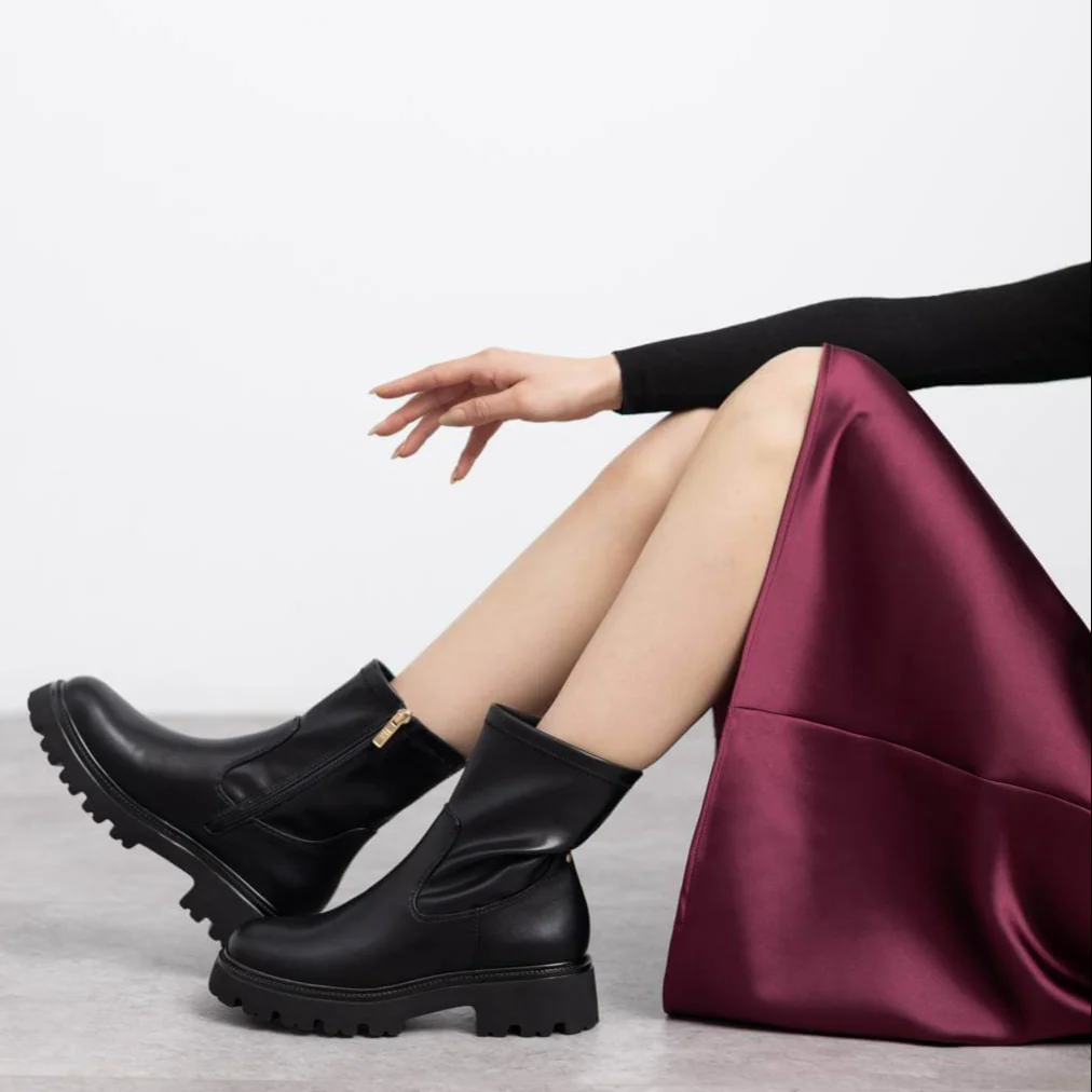 XTI Black Chunky Flat Boots - Image 6