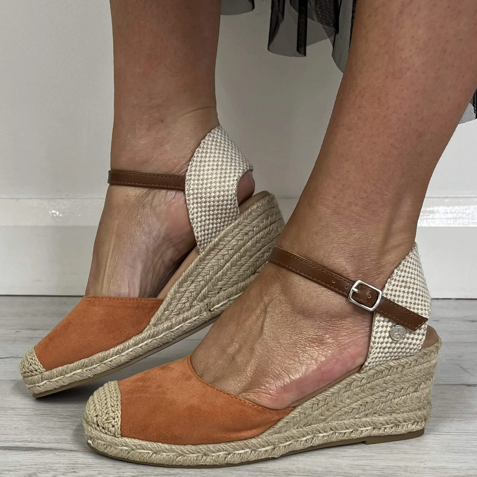 XTI Coral Mid Height Wedge Shoes - Image 6