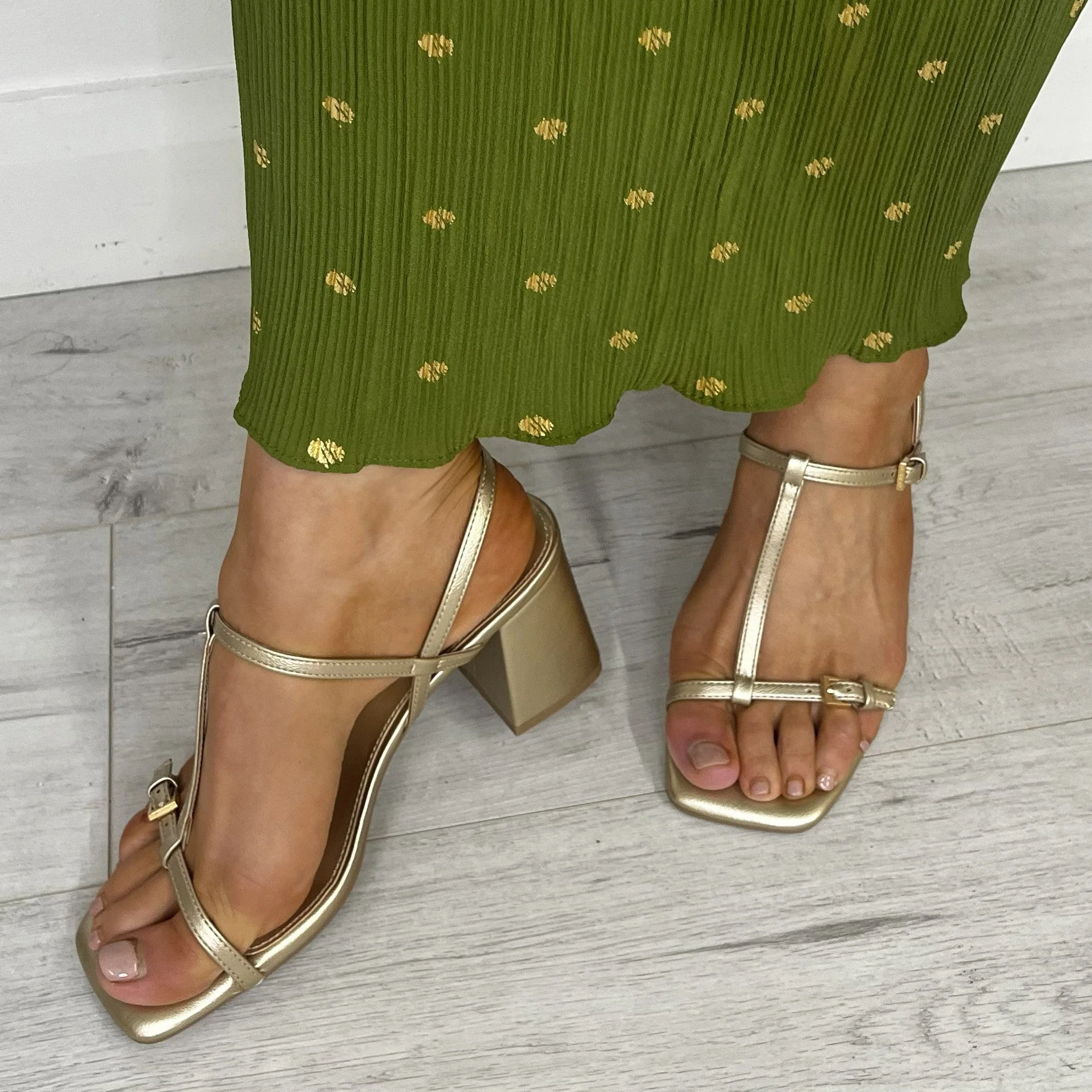 XTI Gold Block Heel Sandals - Image 5