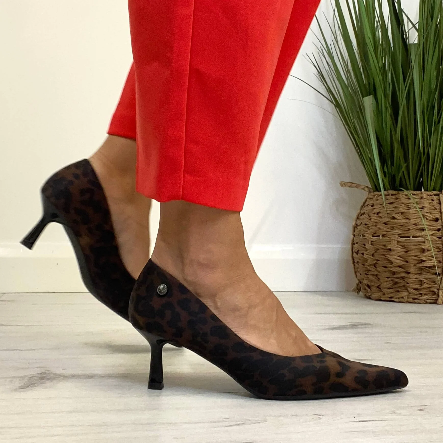 XTI Leopard Pattern Pointed Toe Kitten Heel Shoes - Image 4