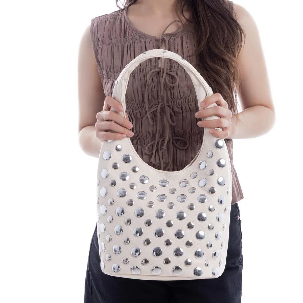 XTI Silver Studded Cream Shoulder Bag - Image 4